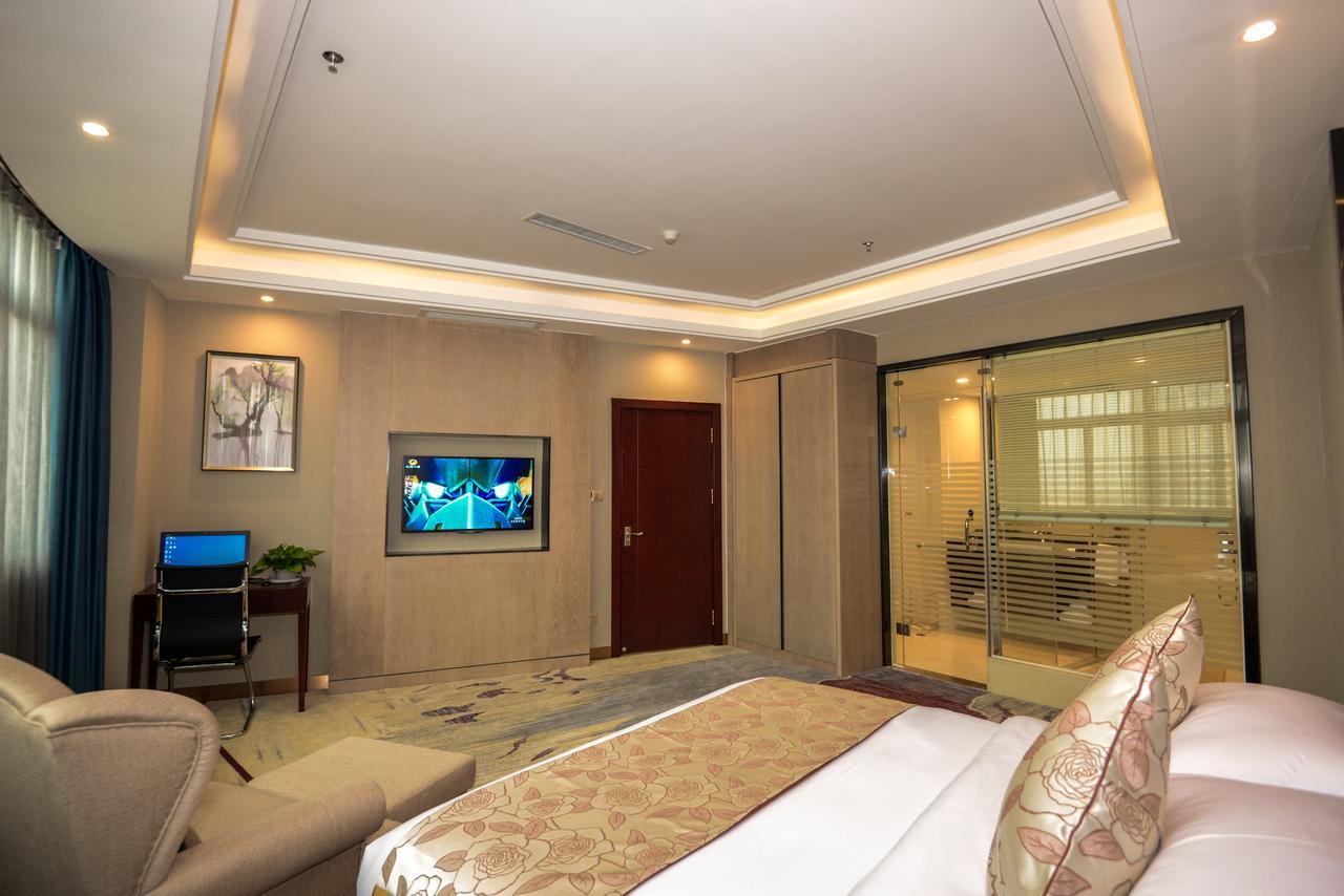 Days Hotel & Suites Shishi Quanzhou  Exterior photo